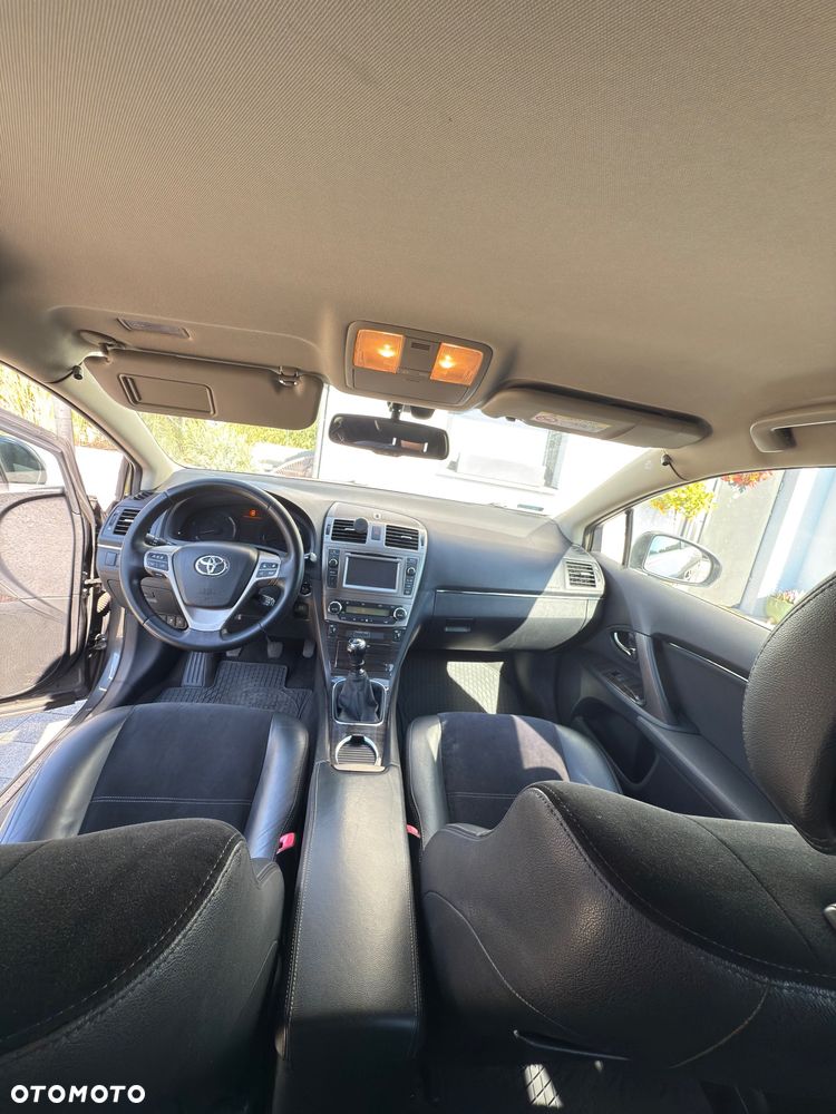 Toyota Avensis 2.0 D-4D Premium - 11