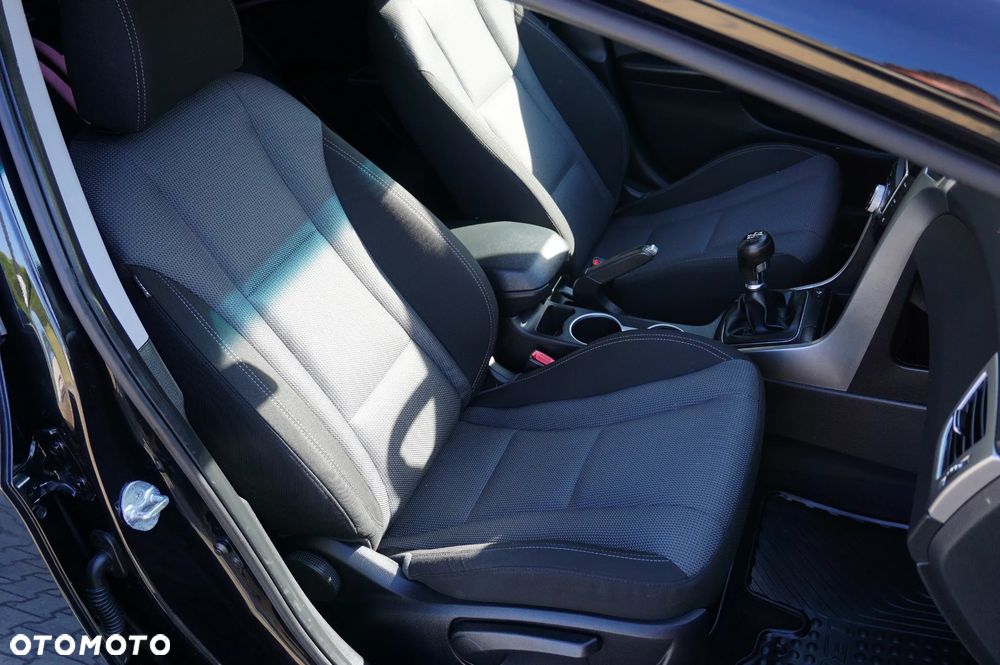 Hyundai i30 blue 1.6 GDI YES Gold - 25