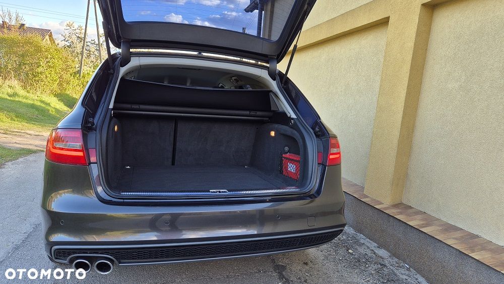 Audi A4 Avant 2.0 TDI DPF clean diesel S line Sportpaket - 13