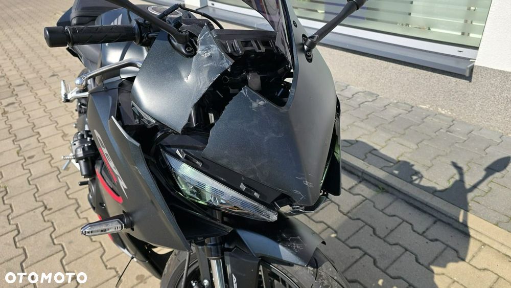Honda CBR - 15