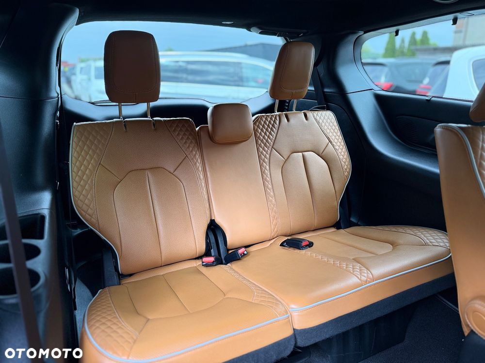 Chrysler Pacifica - 29
