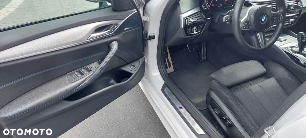 BMW Seria 5 520d M Sport sport - 36