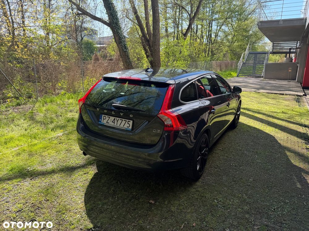 Volvo V60 D3 Drive-E Dynamic Edition (Momentum) - 16