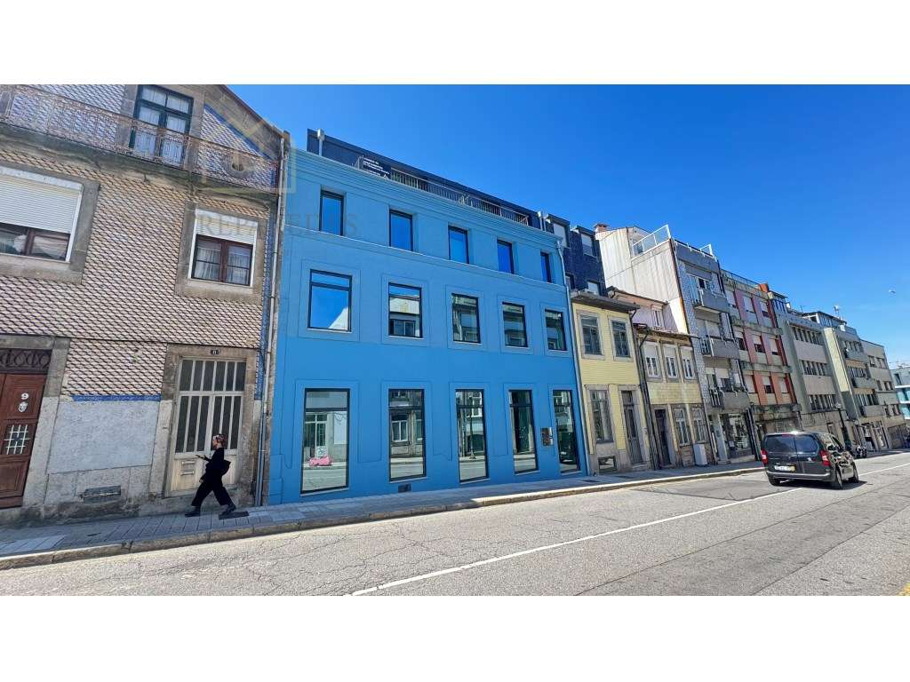 Comprar T2 duplex com varanda com possibilidade de registo de aloja... - Grande imagem: 4/57