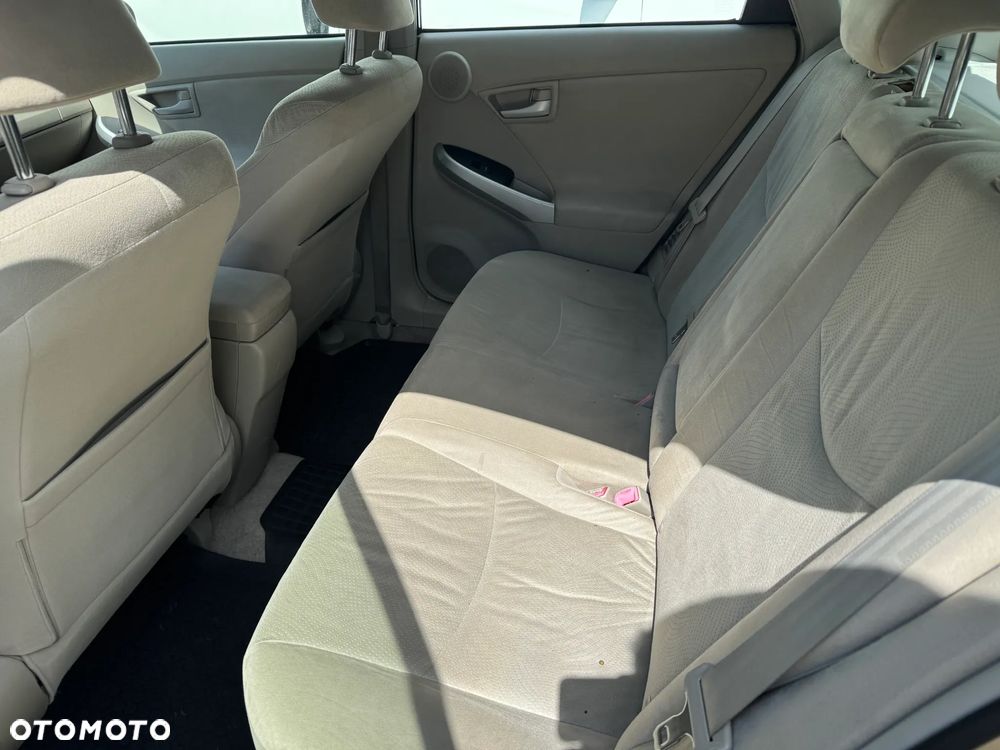Toyota Prius - 10