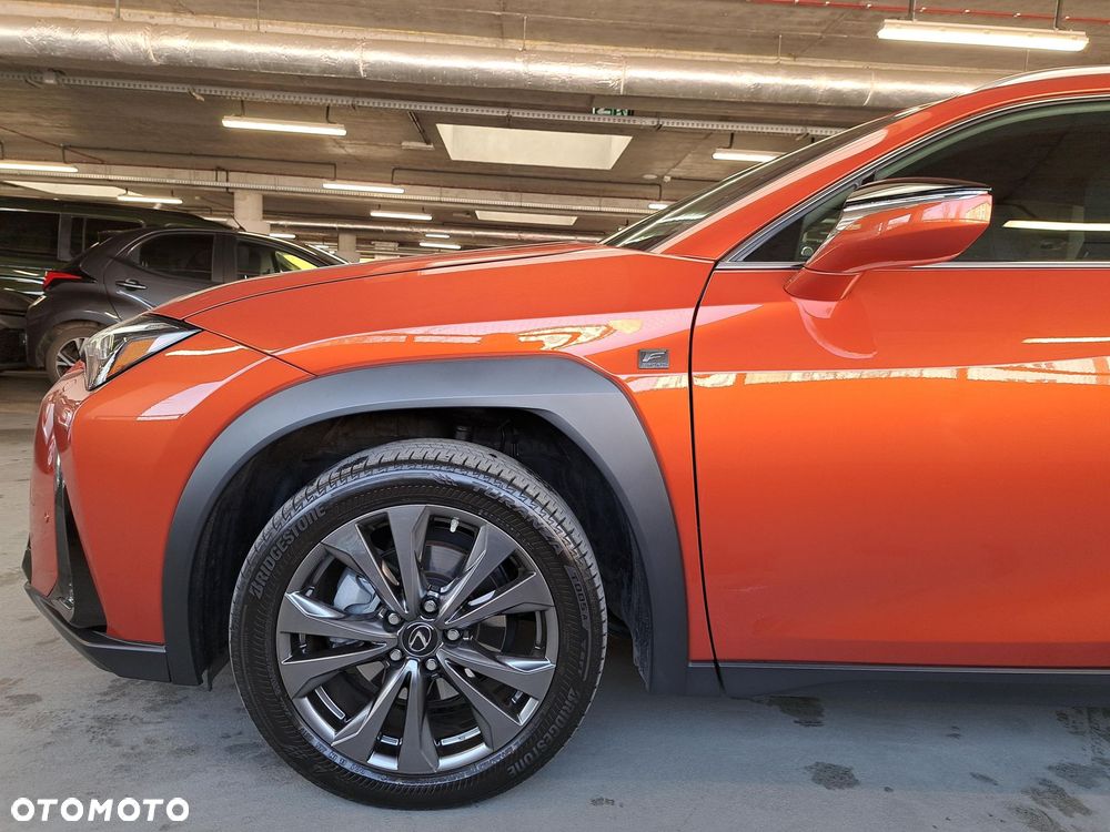 Lexus UX 250h GPF F Sport Design 2WD - 38