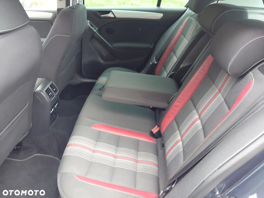 Volkswagen Golf 2.0 TDI DPF BlueMotion Technology Style - 11