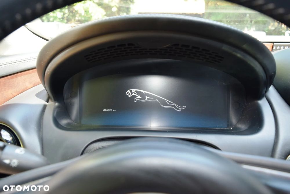 Jaguar XJ 3.0 D V6 Luxury - 22