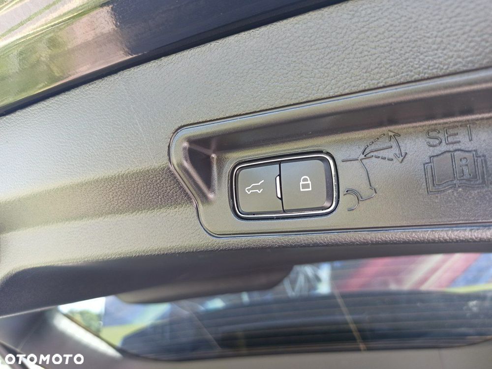 Ford Explorer EcoBoost Plug-in Hybrid PLATINUM - 16