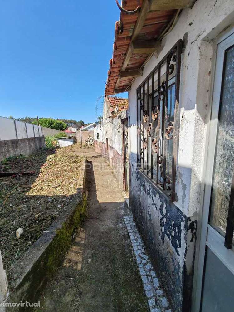Moradia para Restauro em Vilar do Paraíso – Oportunidade Única! - Grande imagem: 5/9