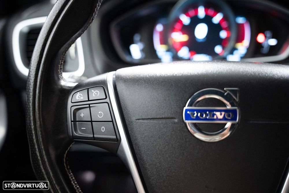 Volvo V40 2.0 D2 R-Design - 20