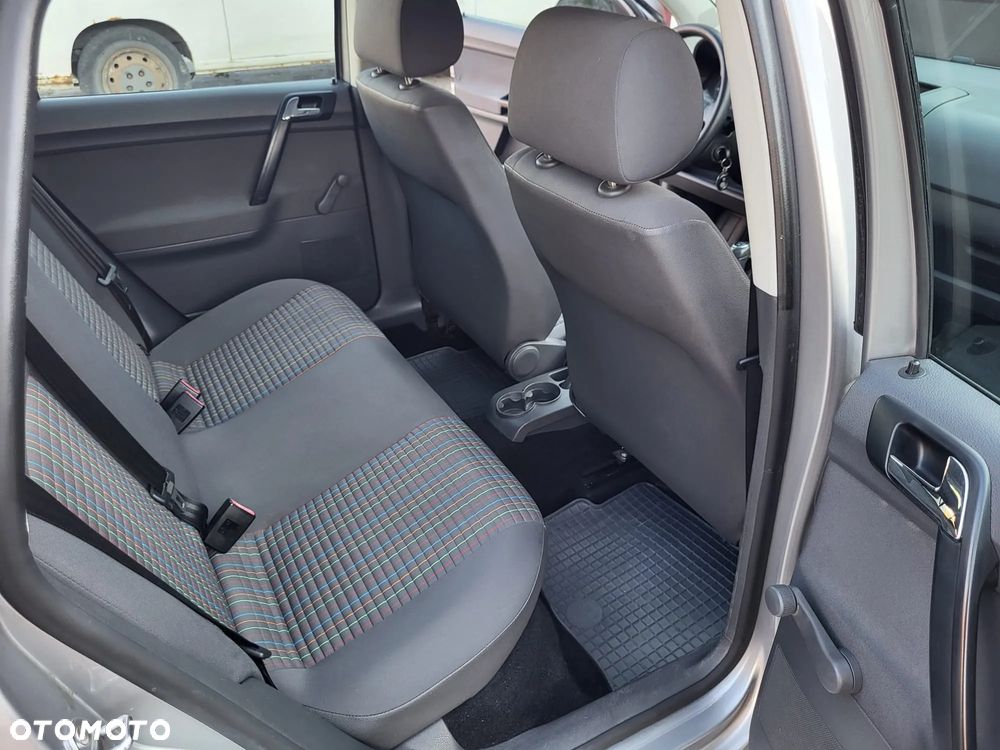 Volkswagen Polo - 8