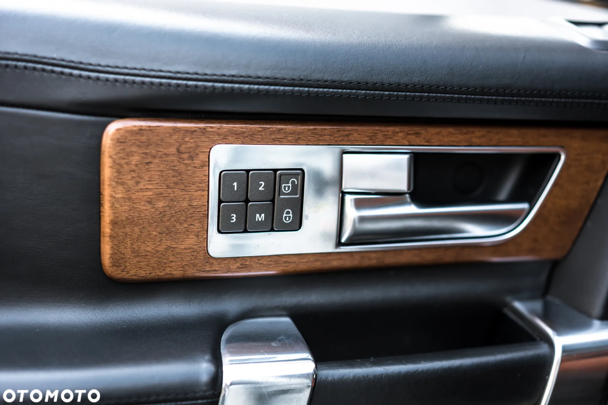 Land Rover Discovery IV 3.0 V6 SC Landmark - 30