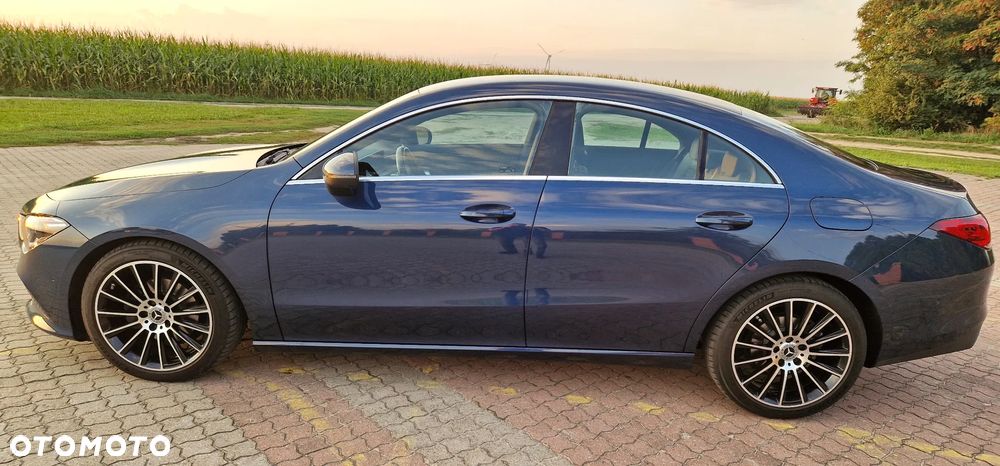 Mercedes-Benz CLA 180 7G-DCT - 4