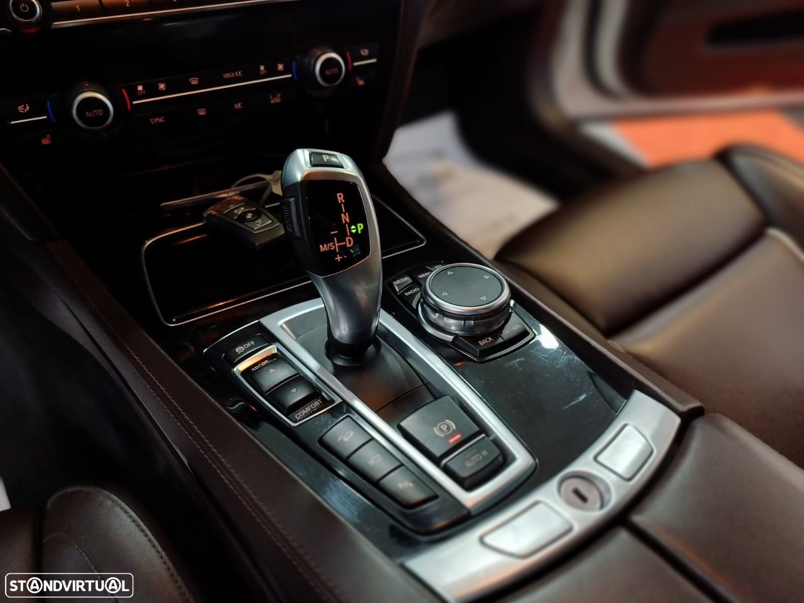 BMW 740 d xDrive Pack M - 24