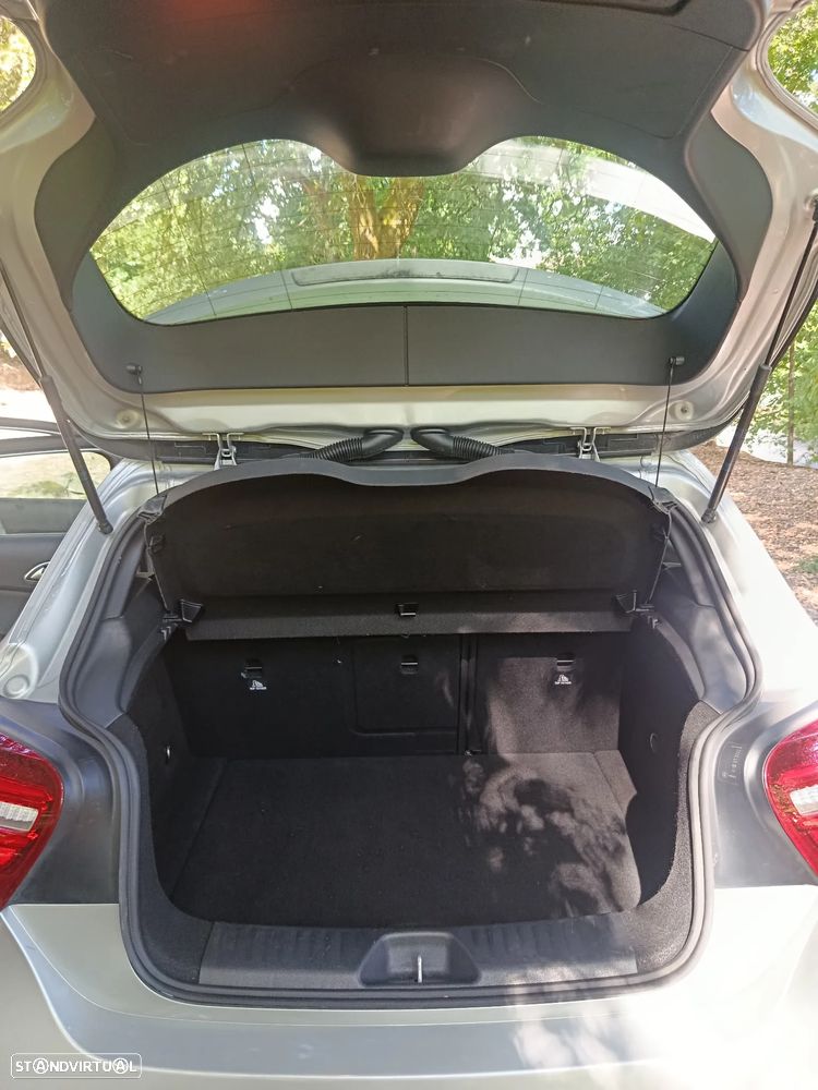 Mercedes-Benz A 180 d Urban - 9