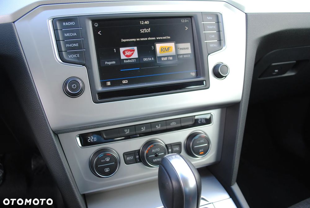 Volkswagen Passat - 16