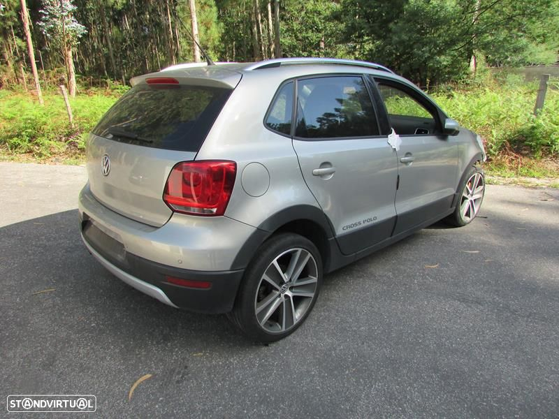 Volkswagen Cross Polo 1.6 TDi 2011 - Peças Usadas (5647) - 3
