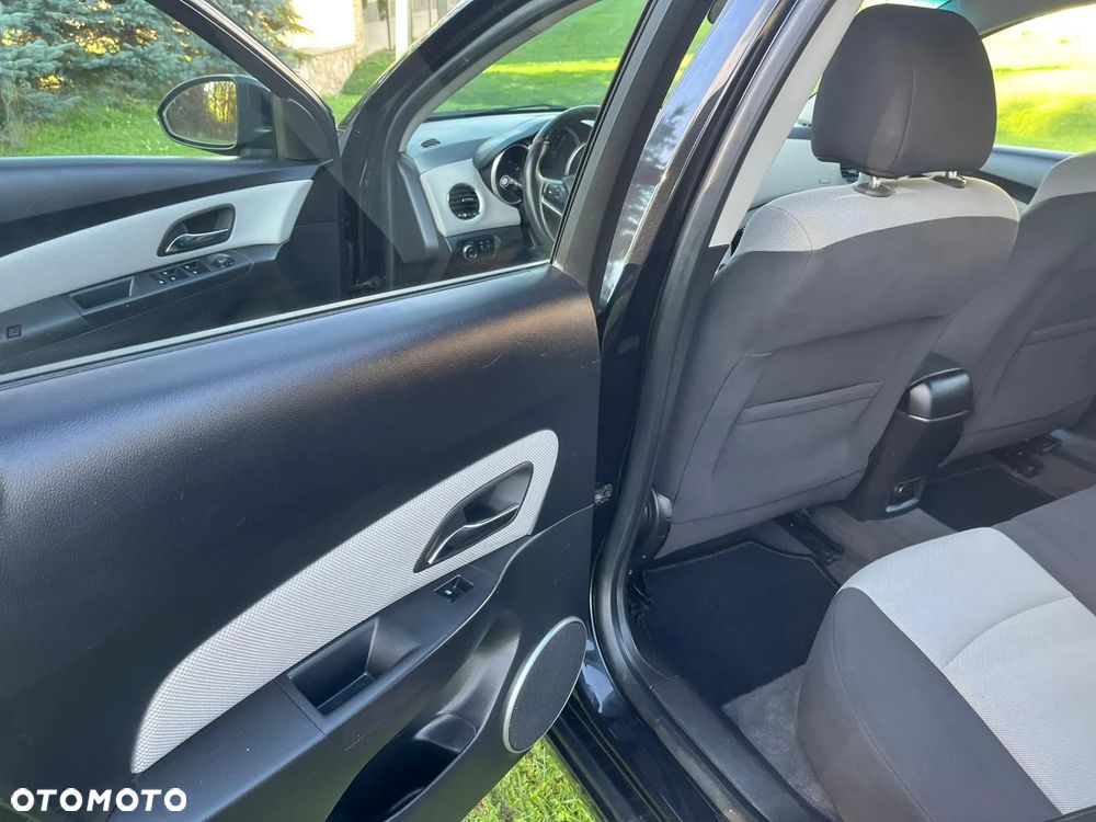 Chevrolet Cruze 1.6 LS - 11