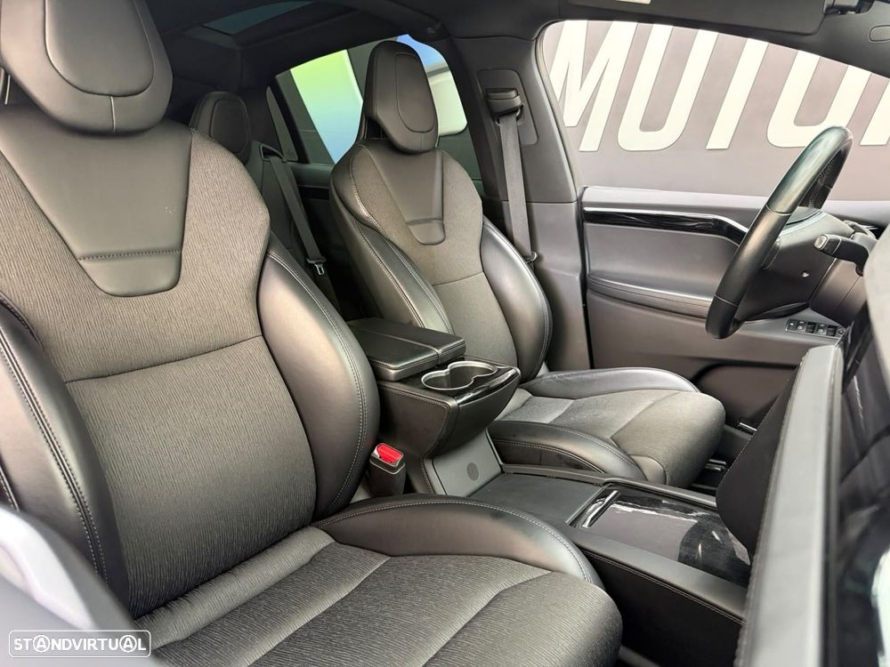 Tesla Model X 100D - 41
