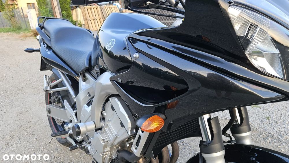 Yamaha FZ6 - 30