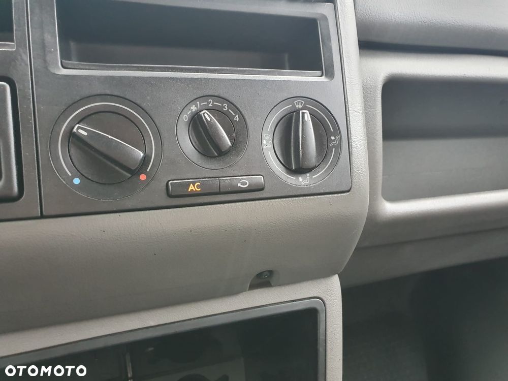 Volkswagen Transporter - 15