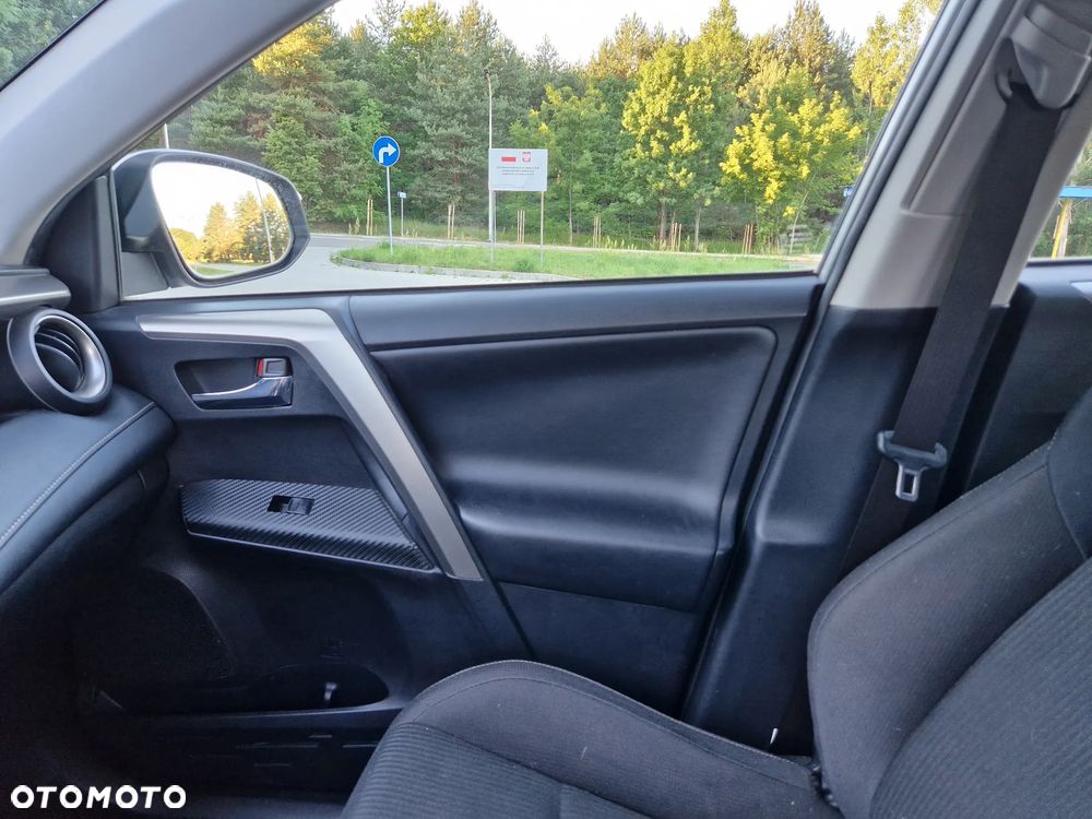 Toyota RAV4 2.0 D-4D Premium - 17