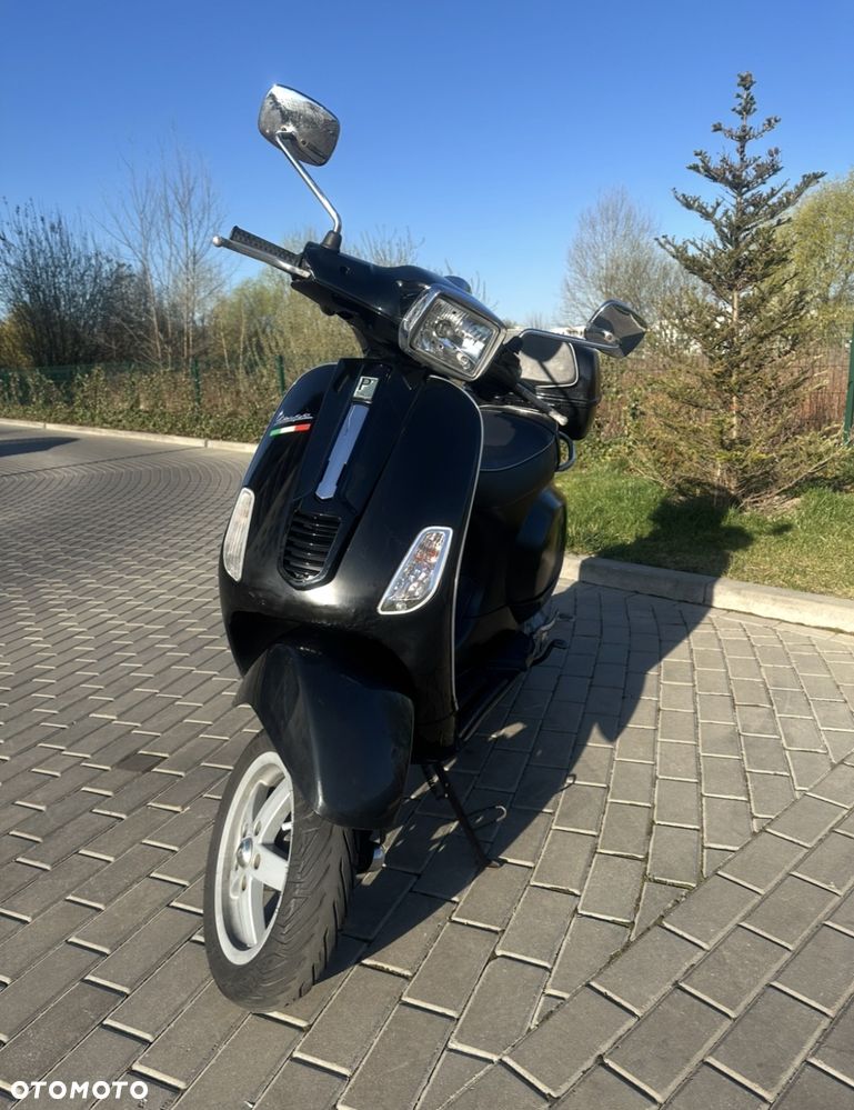 Piaggio Vespa - 2