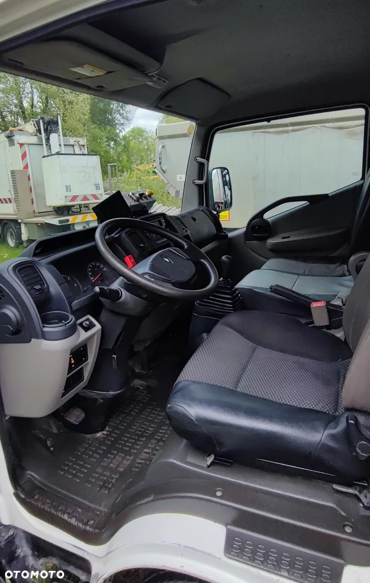 Renault Maxity - 7