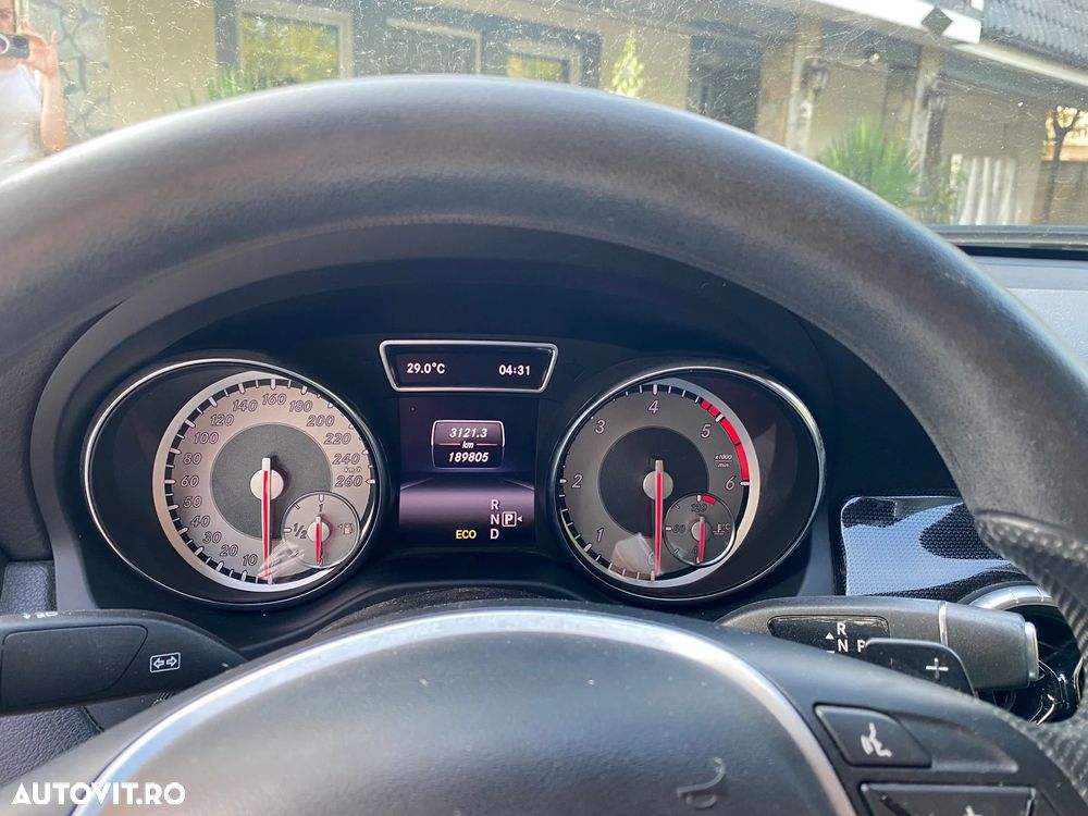 Mercedes-Benz CLA 180 - 6