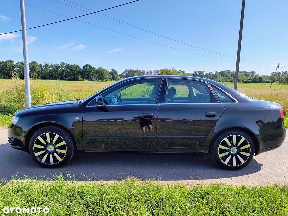 Audi A4 Limousine - 4