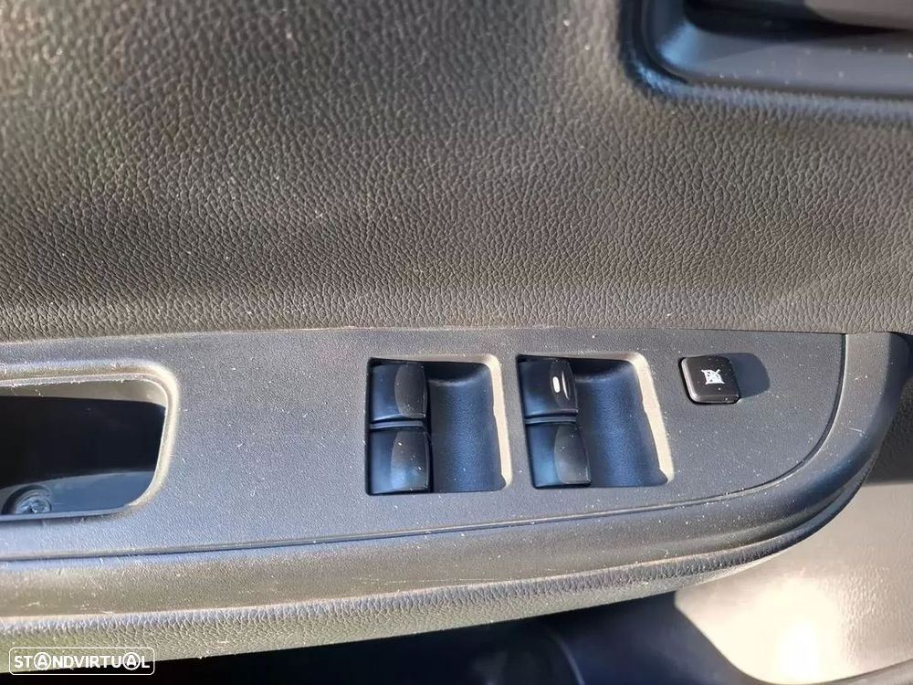 Mitsubishi L200 2.3 DI-D Club Invite 4WD - 26