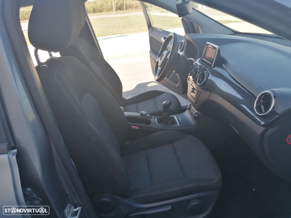 Mercedes-Benz B 180 CDI (BlueEFFICIENCY) - 10