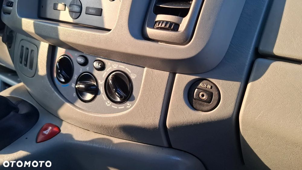 Opel VIVARO - 38