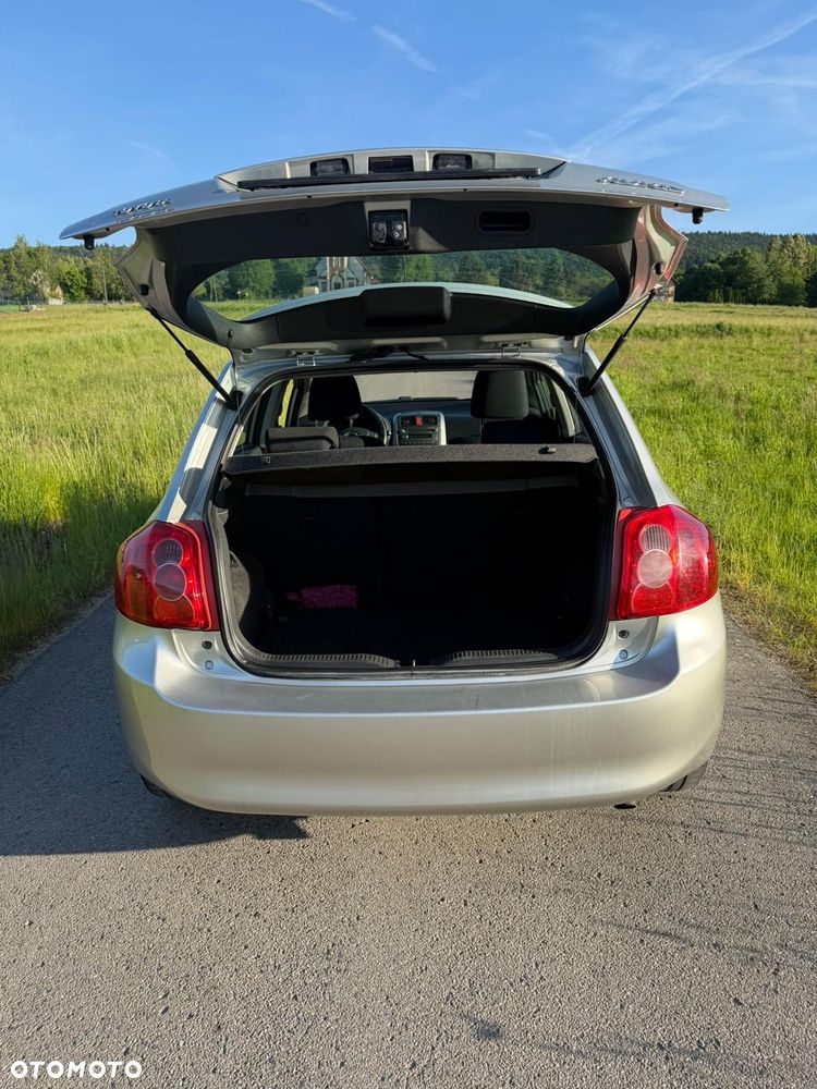 Toyota Auris 1.6 Executive - 5