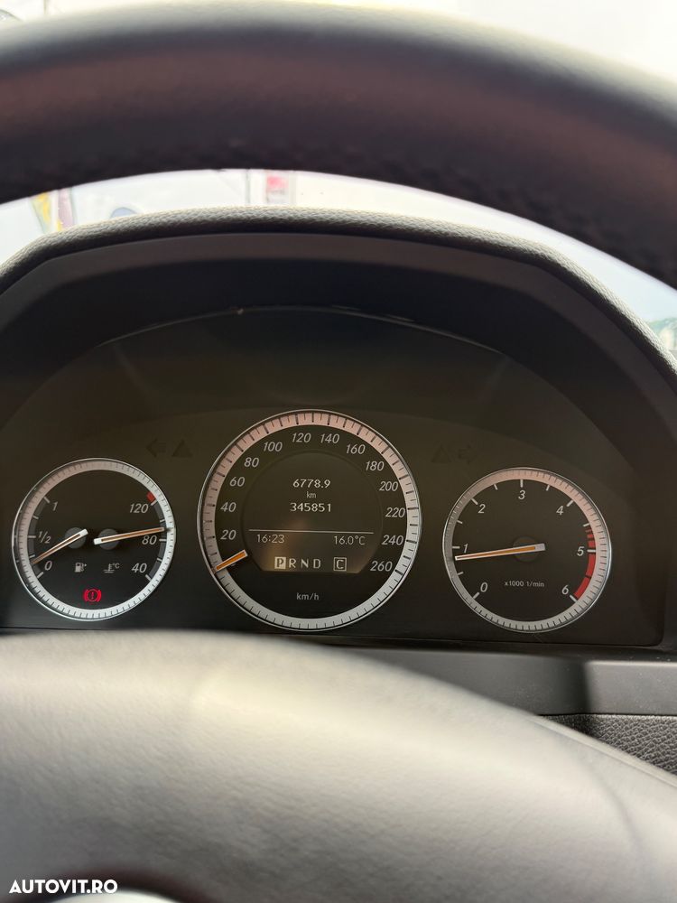 Mercedes-Benz C - 12