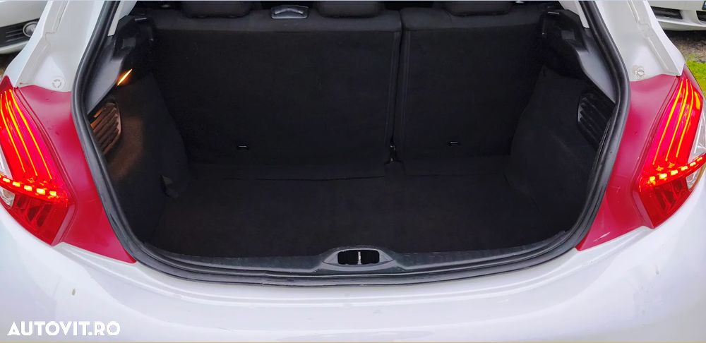 Peugeot 208 e-HDi 92 Stop&Start Style - 35