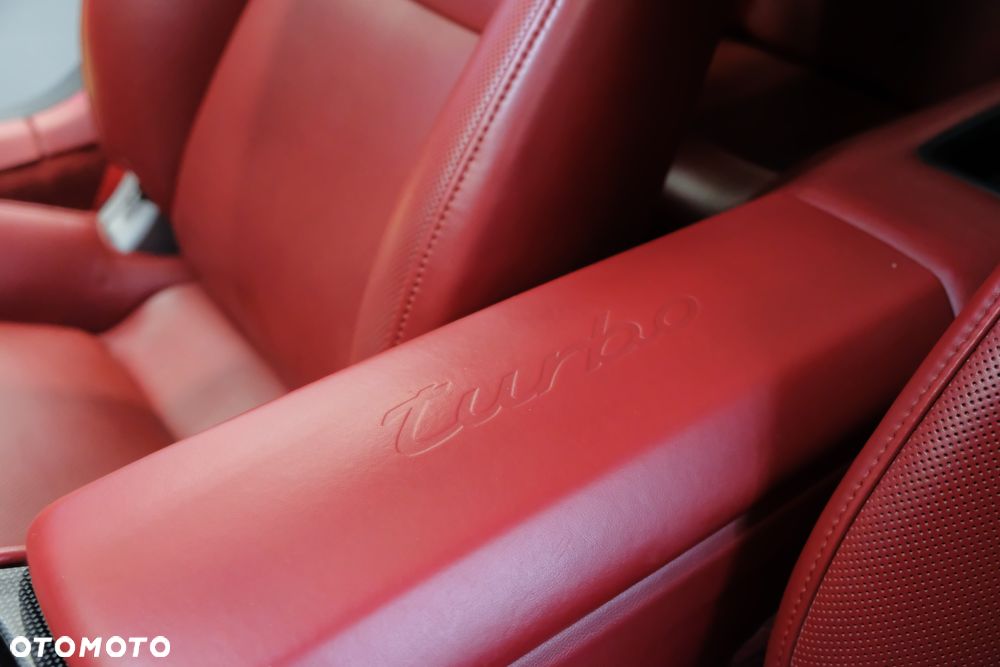 Porsche 911 Turbo S - 20