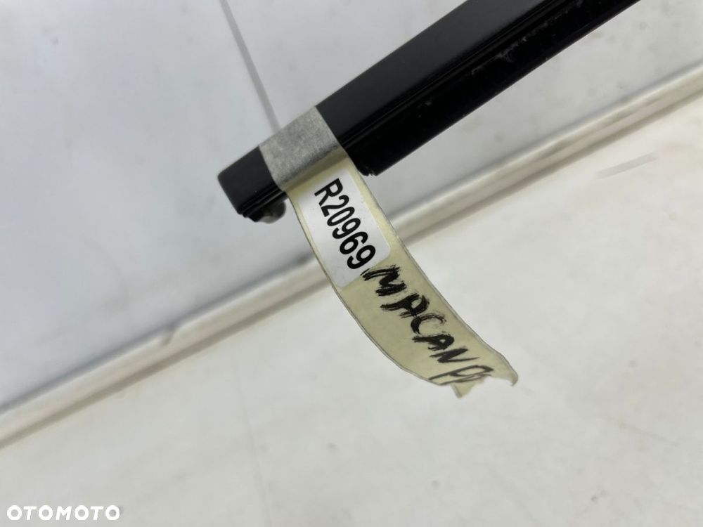 Listwa Porsche Macan 95b 14r czarny mat prawa przednia listwa zgarniająca uszczelka zewnętrzna drzwi - 13