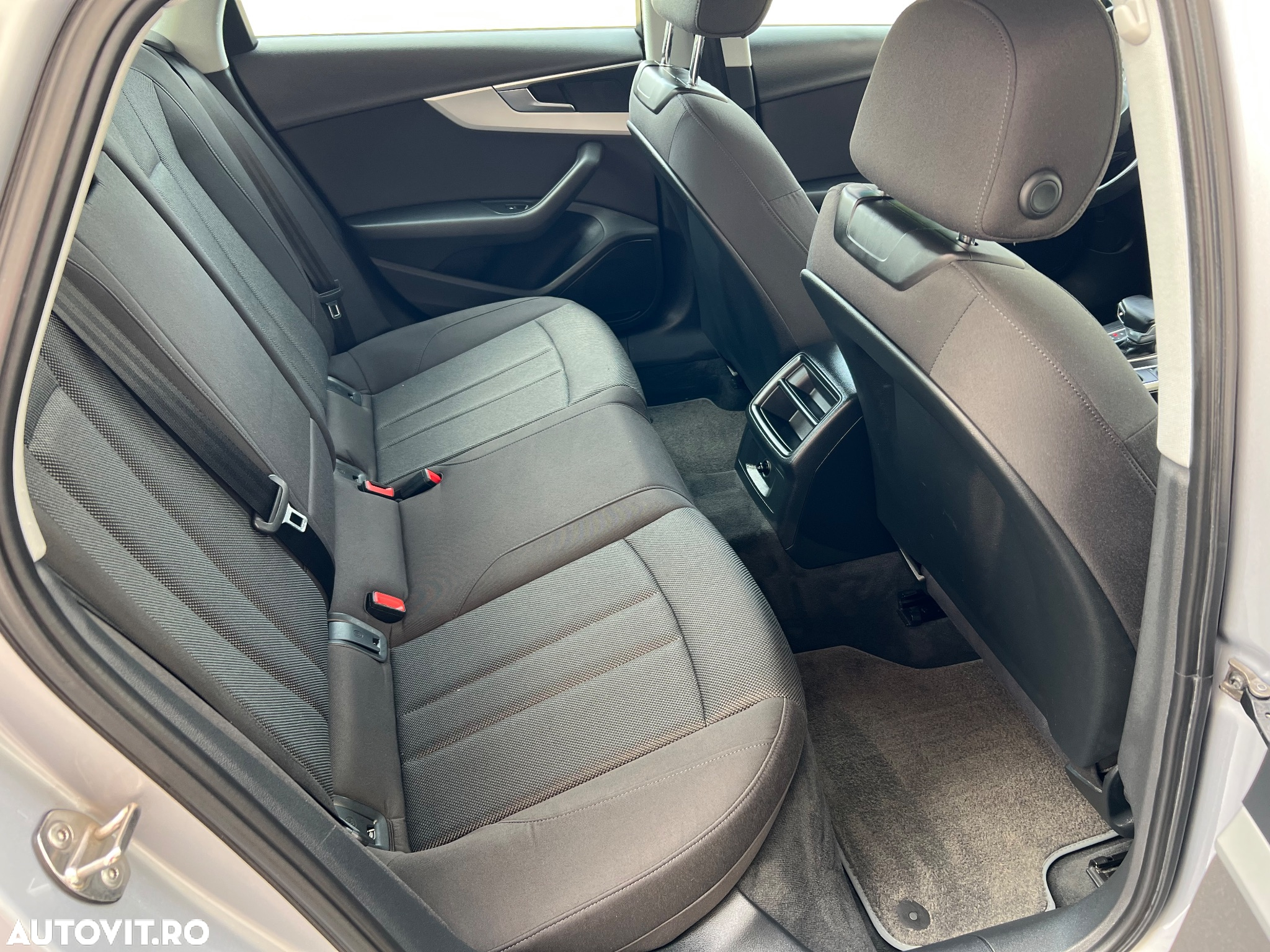 Audi A4 2.0 TDI DPF multitronic Ambiente - 10