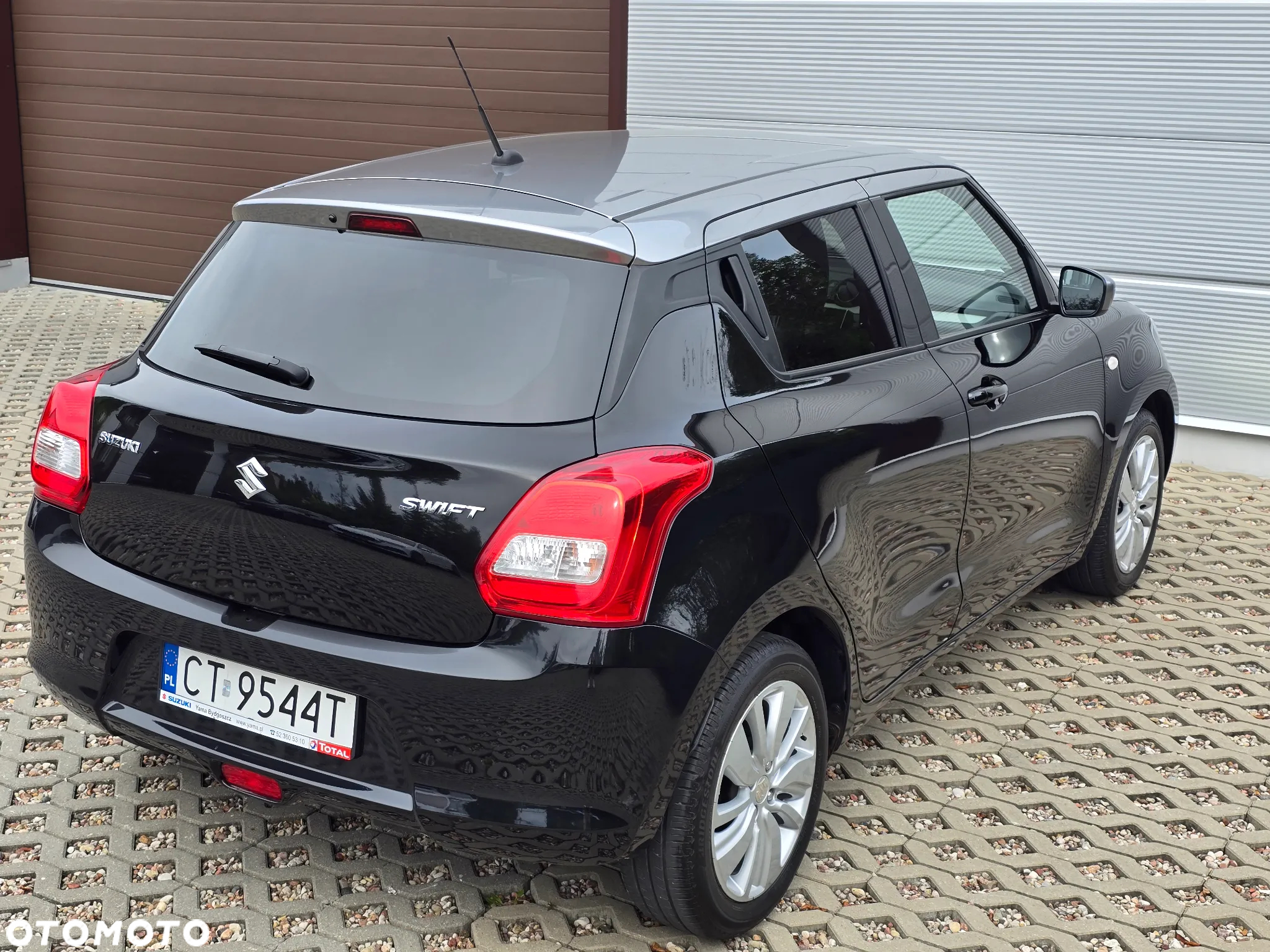 Suzuki Swift 1.2 Premium Plus - 23