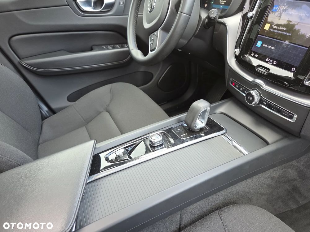Volvo XC 60 B4 D Geartronic Momentum Pro - 35