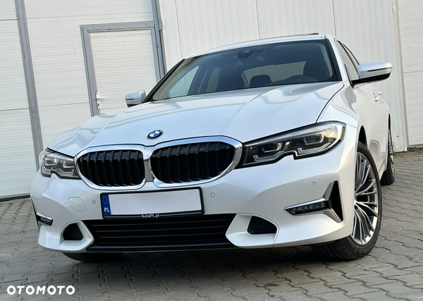 BMW Seria 3 320d xDrive Luxury Line sport