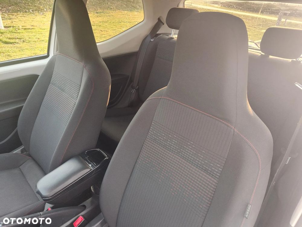 Volkswagen up! sound - 25