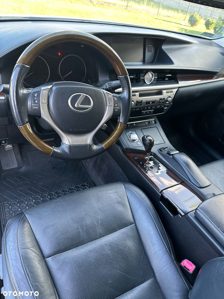 Lexus ES - 23