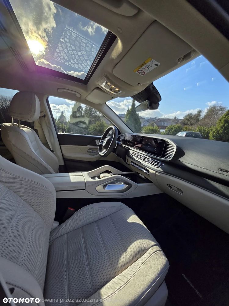 Mercedes-Benz GLS - 12