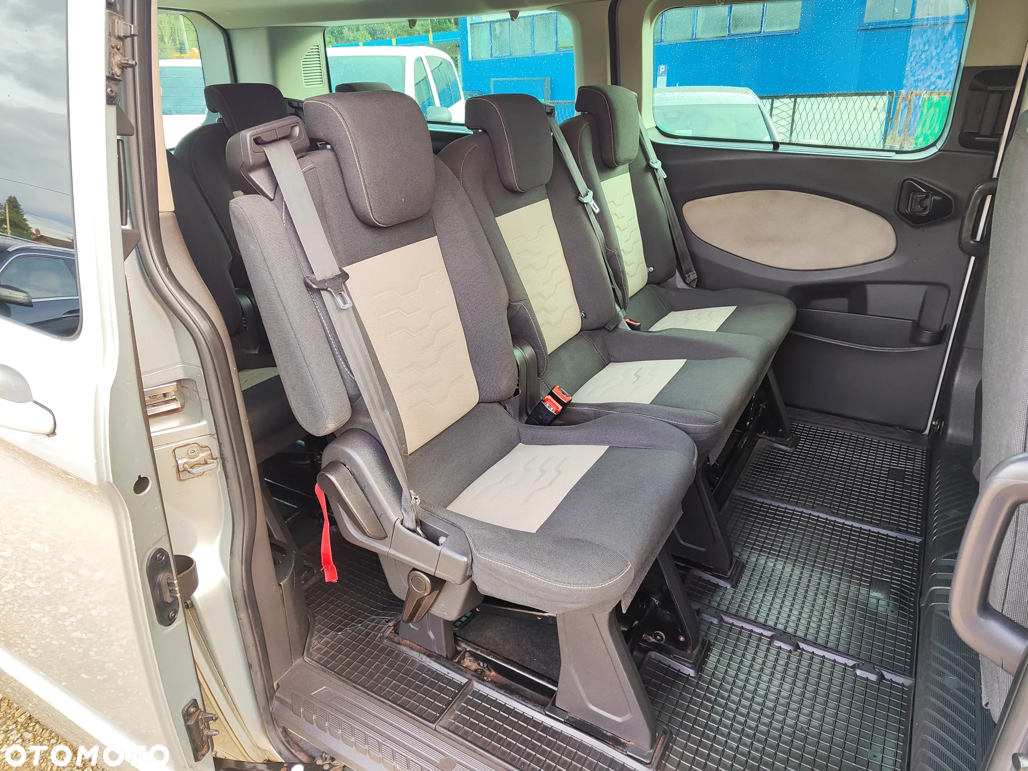 Ford Tourneo Custom - 14