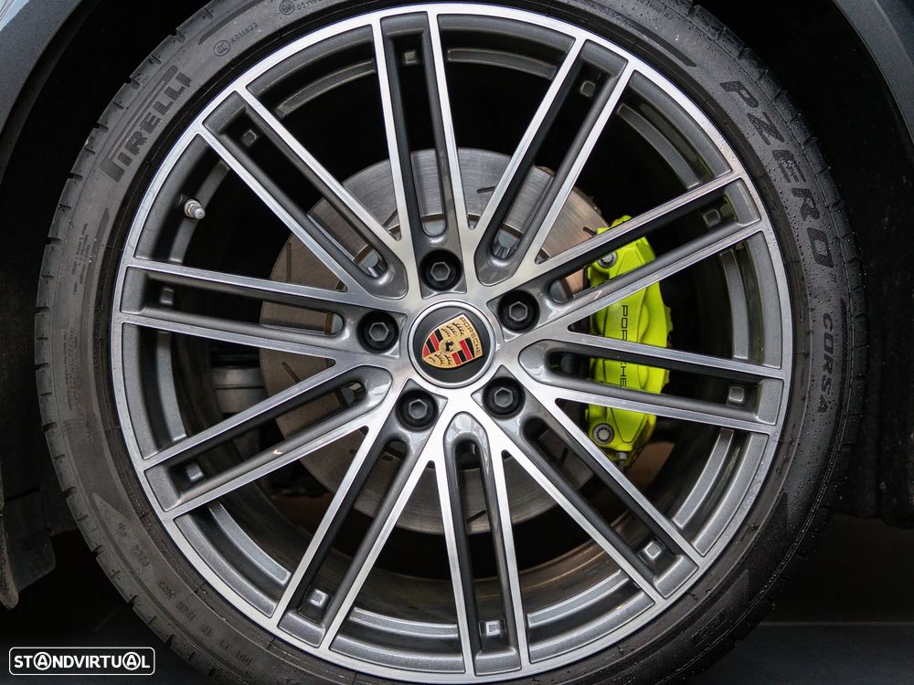 Porsche Panamera Sport Turismo 4 E-Hybrid Platinum Edition PDLS - 18