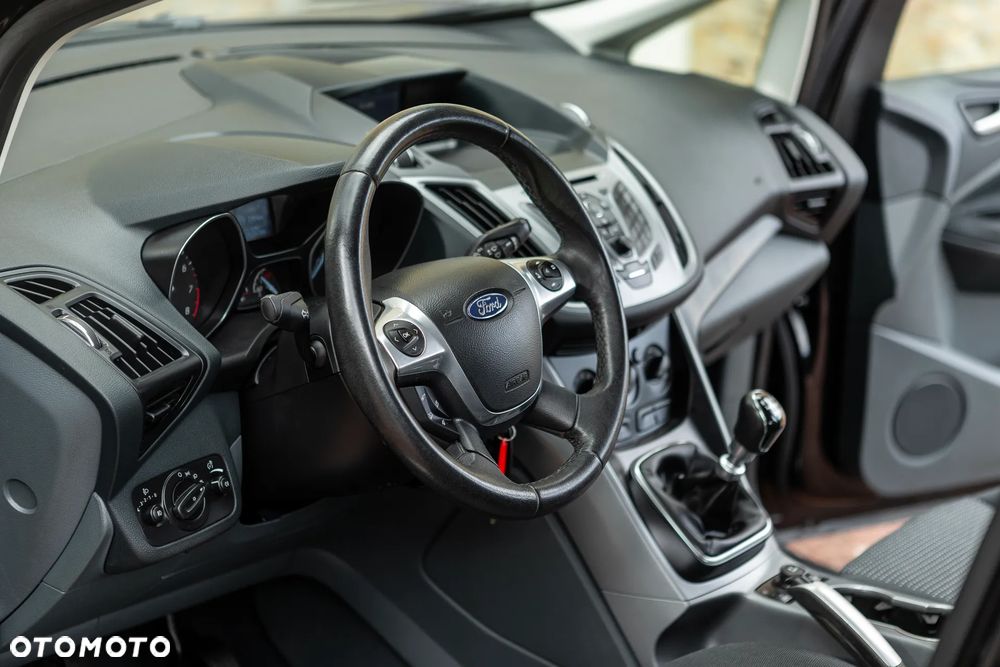 Ford Grand C-MAX - 21