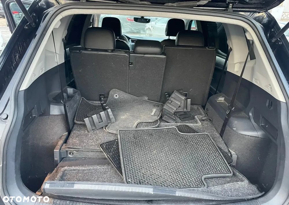 Volkswagen Tiguan Allspace - 19